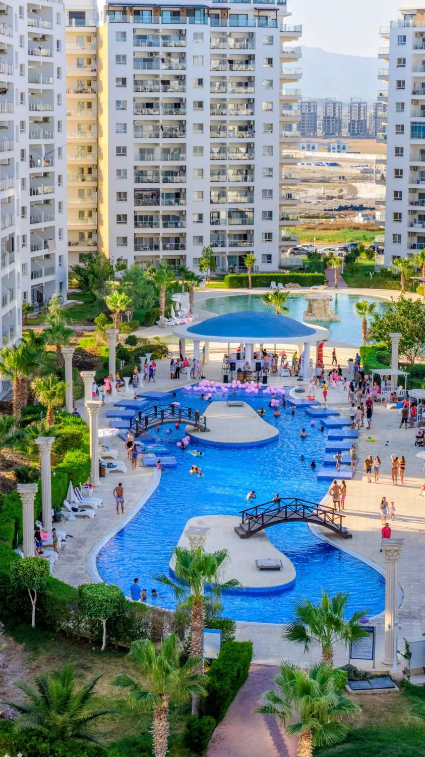 Caesar Resort açık yüzme havuzları