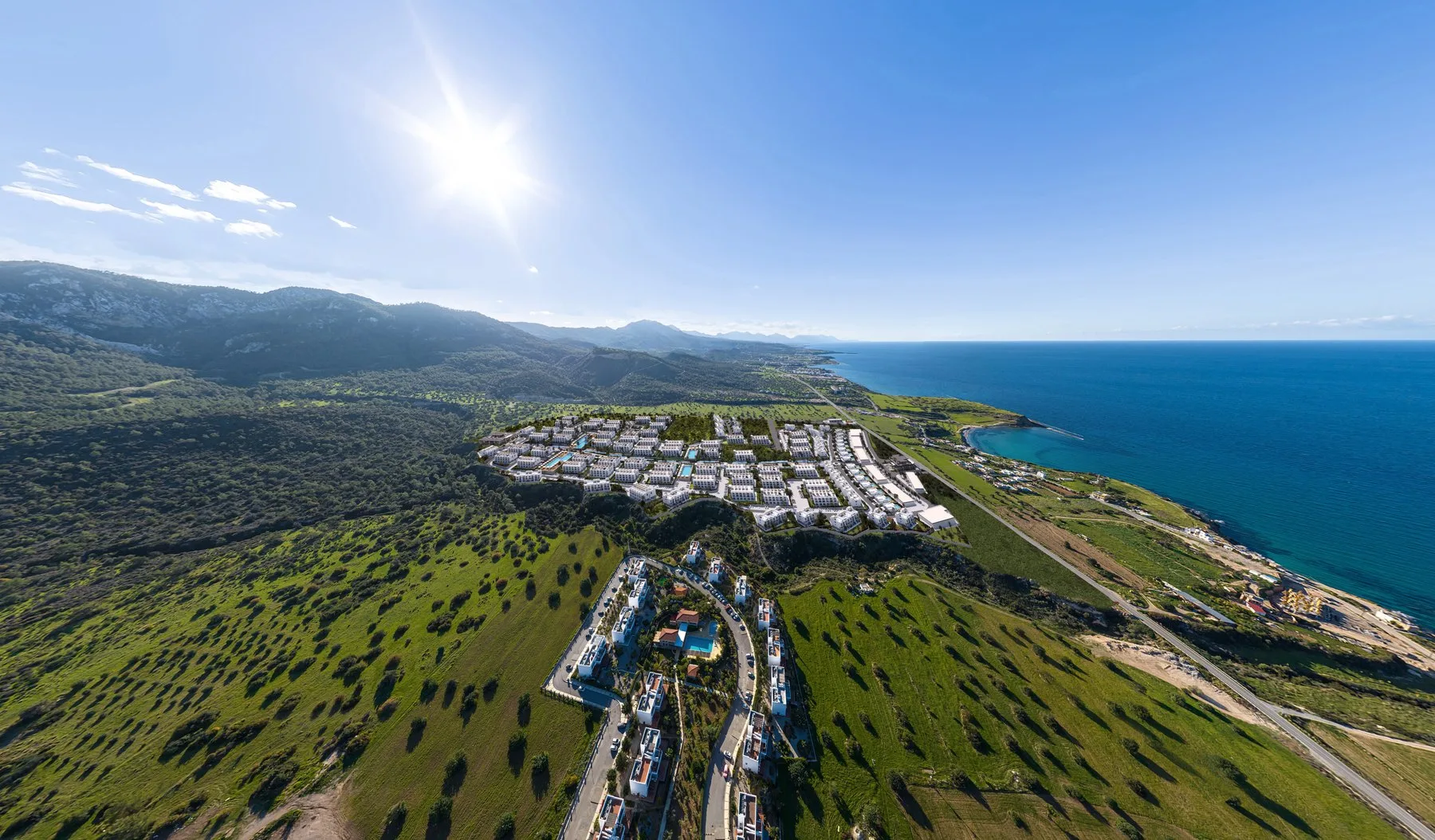 Habitat Premium deniz ve dağ manzarası